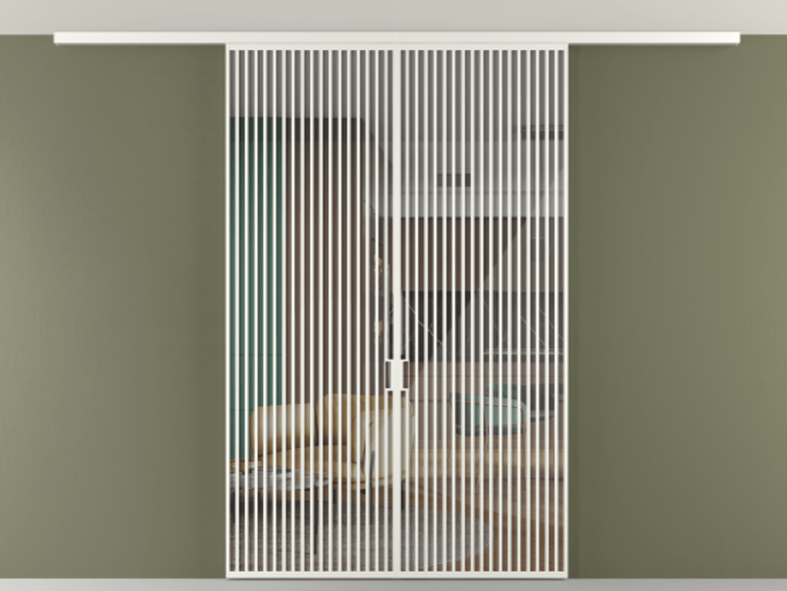 Перегородка Формато вдоль стены на потолок 2 створки АЛПР 040.06 Алюминий светло-серый Рефлективное прозрачное стекло "Стопсол", калёное Цена 380156 ₽ | Volhovec