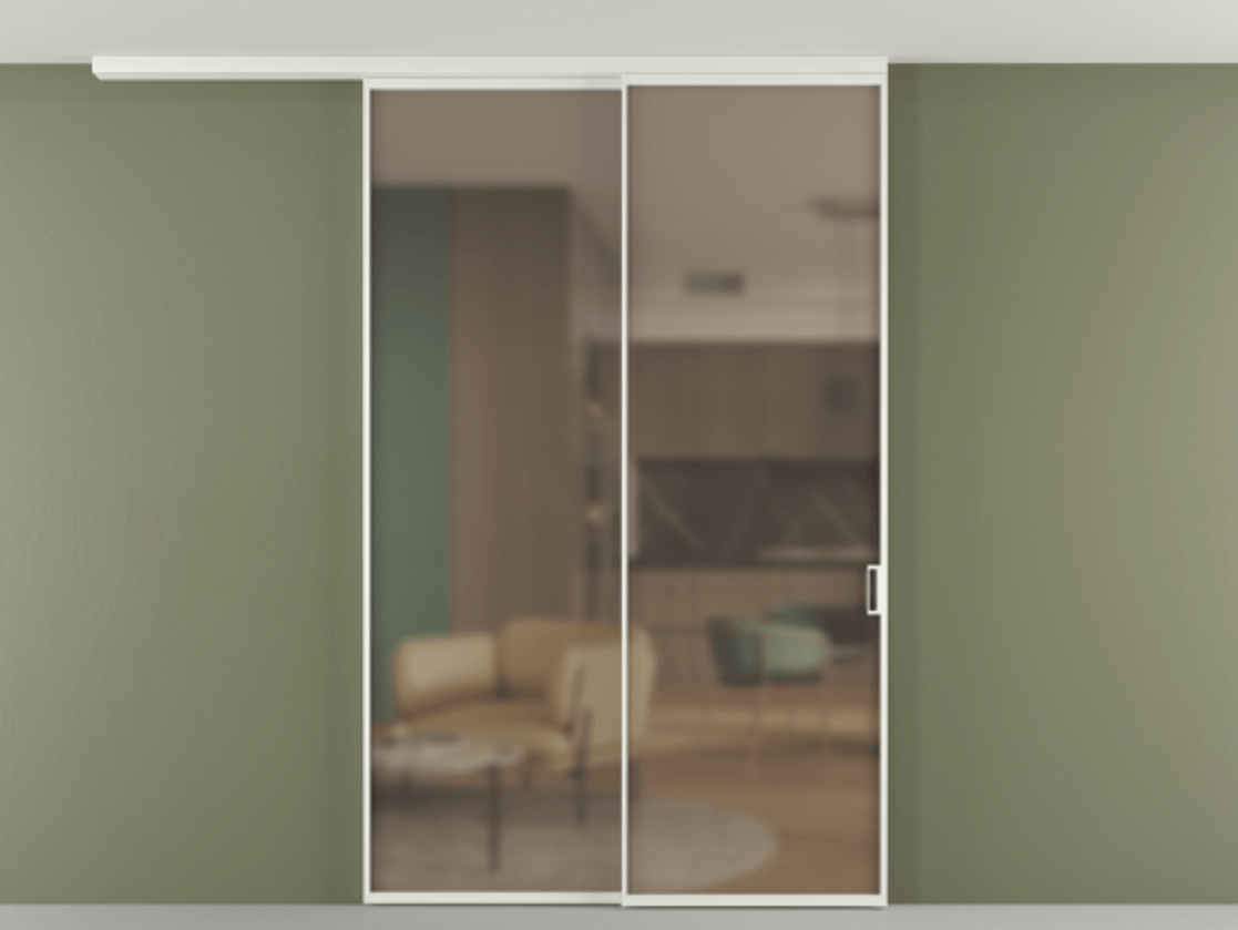 Перегородка Формато вдоль стены на потолок 2 створки с синхронным механизмом АЛПР 040.01 Алюминий светло-серый Сатинированное бронзовое стекло, триплекс Цена 268472 ₽ | Volhovec