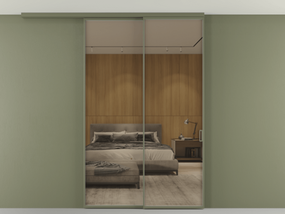 Перегородка Формато вдоль стены на потолок 2 створки с синхронным механизмом АЛПР 040.01 Алюминий оливковый тёмный Рефлективное бронзовое стекло "Стопсол", калёное Цена 281272 ₽ | Volhovec