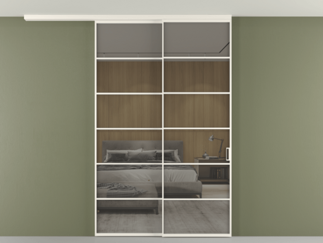 Перегородка Формато вдоль стены на потолок 2 створки с синхронным механизмом АЛПР 040.04 Алюминий пудровый белый Рефлективное серое стекло "Стопсол", калёное Цена 304504 ₽ | Volhovec