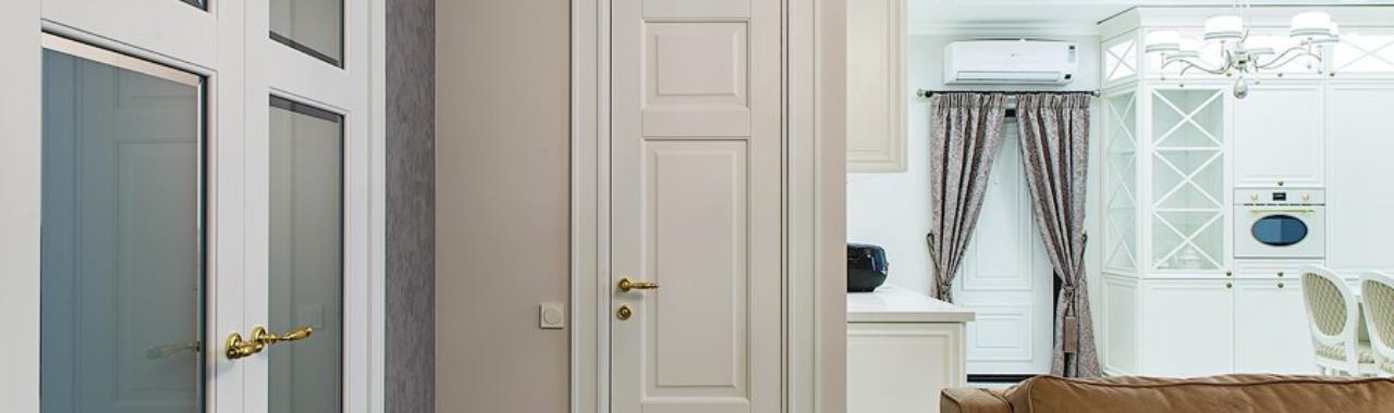 Как выбрать двери для интерьера в стиле неоклассика?